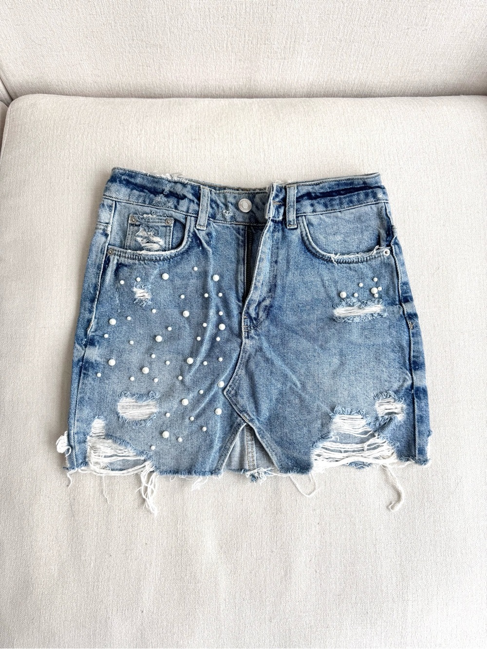 Zara Distressed Pearl Denim Mini Skirt (XS)